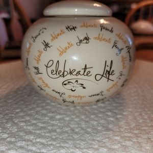 Tea light candle holder